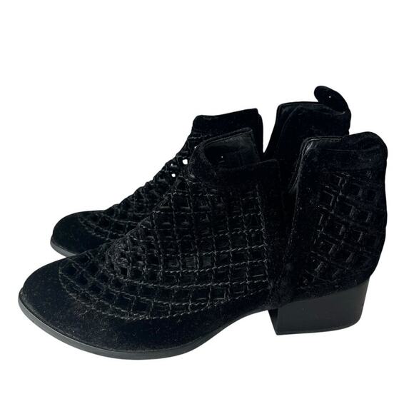 Jeffrey Campbell Taggart Velvet Booties Black Size 6.5 - Picture 3 of 6